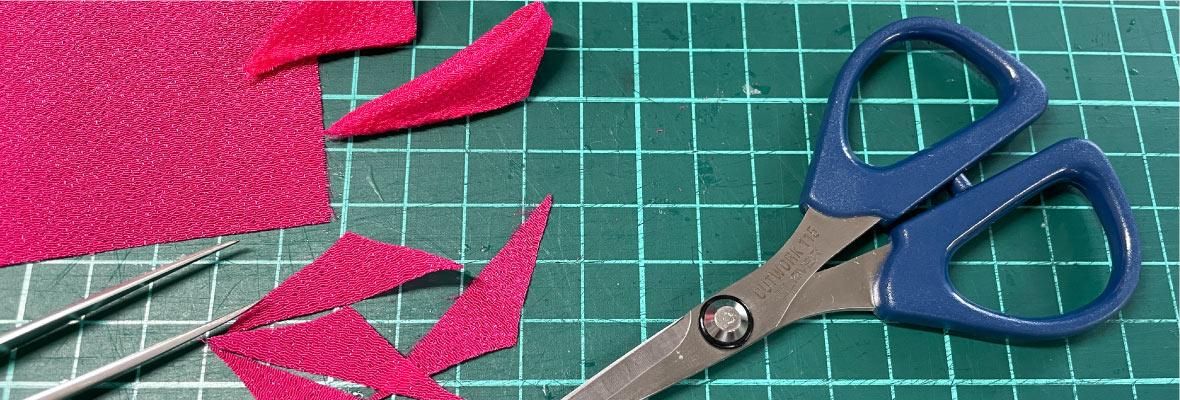 小型の手芸用はさみ