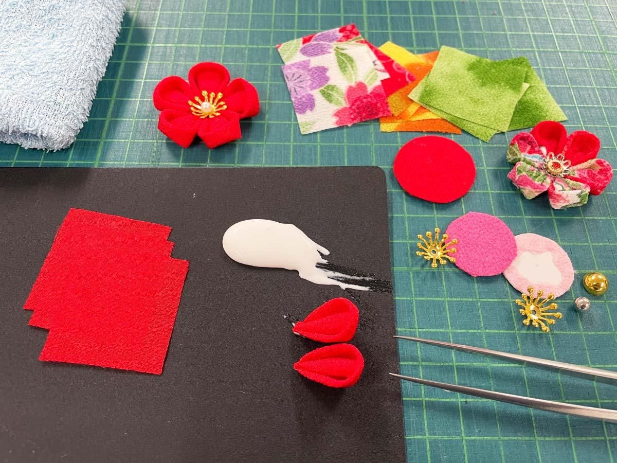 つまみ細工を作るところ