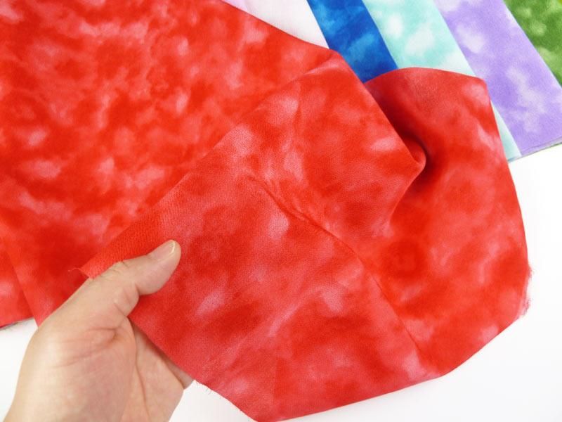 定番カラーのムラ染めぼかし一越ちりめんの参考画像。やわらかな色合いがつまみ細工にぴったり