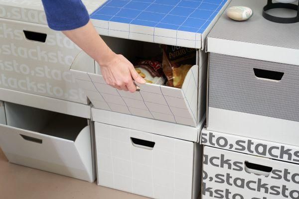 重ねた状態で中身が取り出せる便利なボックス「Jaw drop」