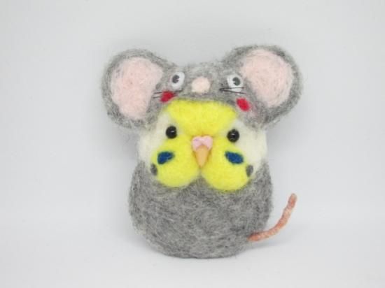 羊毛フェルト ねずみの着ぐるみインコブローチ イエローフェイス 年 鳥 ゆこりん工房 ハンドメイド雑貨専門店 ゆこりん工房 羊毛フェルト ねずみの着ぐるみインコブローチ イエローフェイス 年 鳥 ゆこりん工房 ハンドメイド雑貨専門店 ゆこりん工房