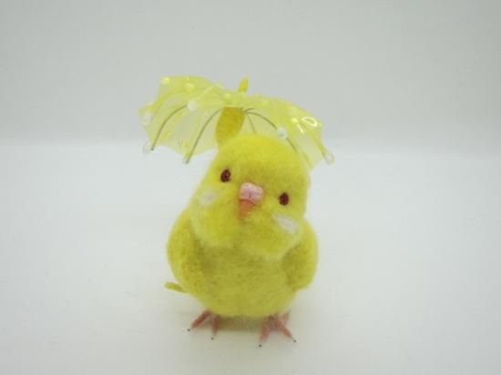 新作 梅雨 傘と可愛いセキセイインコ ルチノー 黒目変更可 鳥 ゆこりん工房 ハンドメイド雑貨専門店 ゆこりん工房