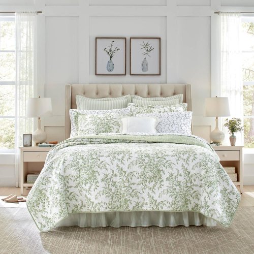 <img class='new_mark_img1' src='https://img.shop-pro.jp/img/new/icons14.gif' style='border:none;display:inline;margin:0px;padding:0px;width:auto;' />Laura Ashley（ローラアシュレイ) 100％コットンキルトベットカバー２〜3点セット ＊ Bedford Cotton Quilt Set /  Bedford Green