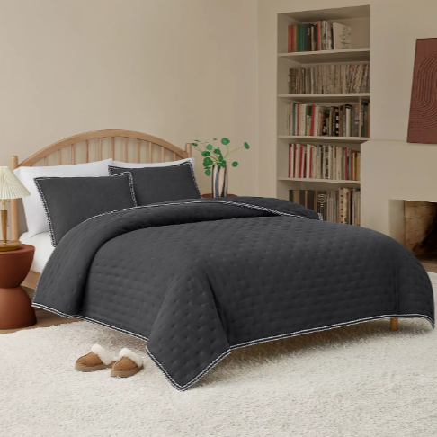 <img class='new_mark_img1' src='https://img.shop-pro.jp/img/new/icons14.gif' style='border:none;display:inline;margin:0px;padding:0px;width:auto;' />UGG®ʥ˥֥쥤ɥȥСåȡDevon Braid Quilt Set / Ink