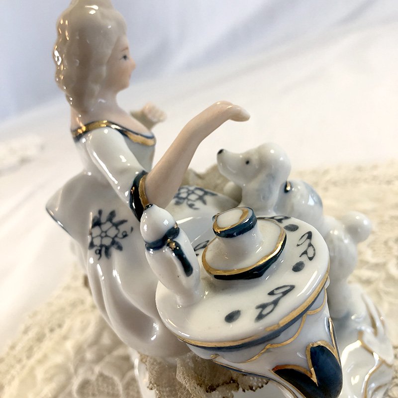陶器人形 貴婦人のティータイム 愛犬プードルと soracoya