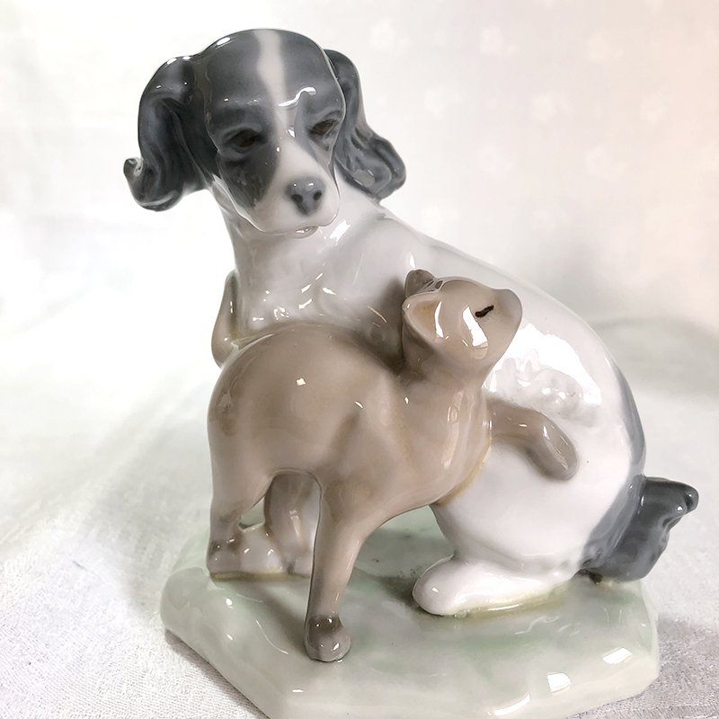 リヤドロ 仲良しの犬と猫 フィギュリン（陶器）- soracoya（空小屋）