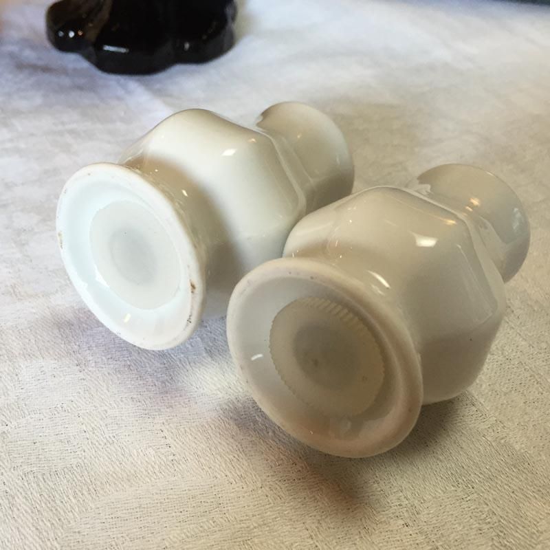 ゴジラ 陶器製 塩胡椒入れなど2個セット c9236baaa018fb3e9e4770444db872