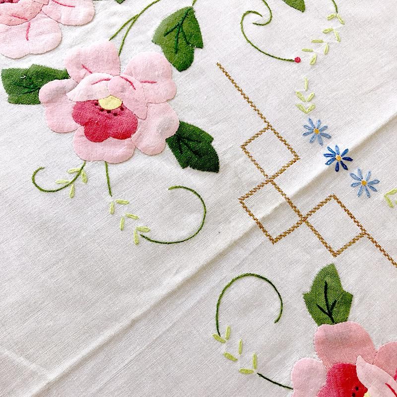 Amazon｜テーブルクロス 刺繍テーブルクロス 立体幾何学刺繍