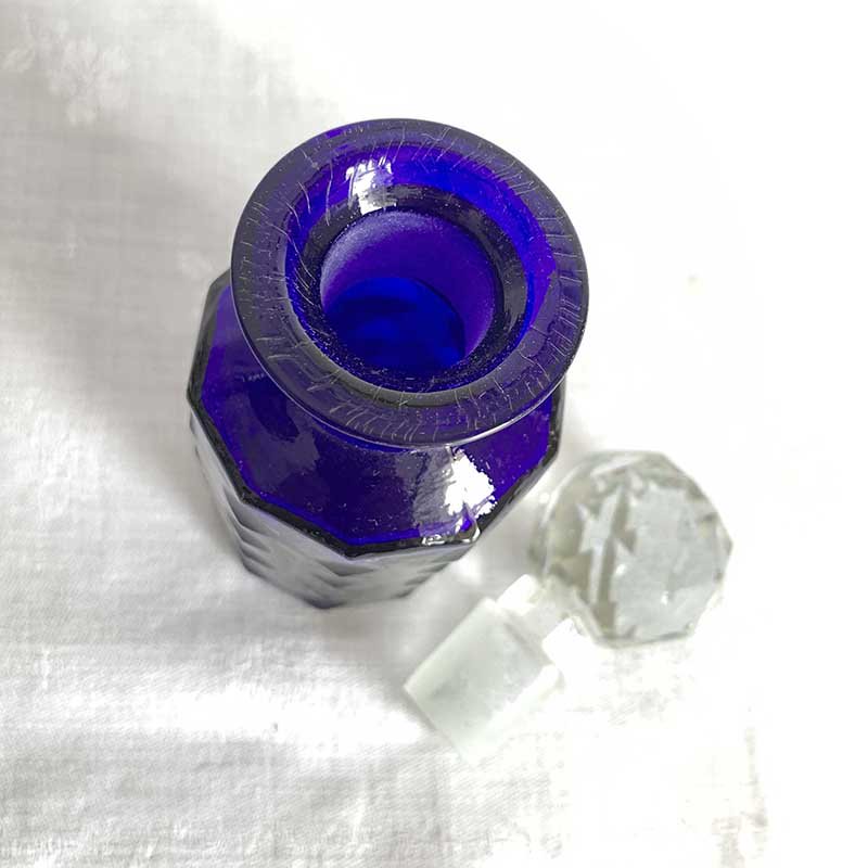 香水瓶 蓋付き 色ガラス フランスーsoracoya