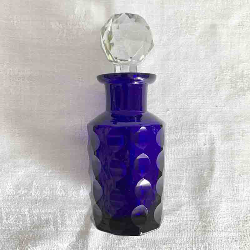 香水瓶 蓋付き 色ガラス フランスーsoracoya