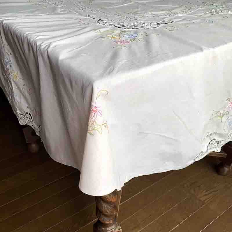 テーブルクロス 大型丸型 豪華刺繍 かわいい色花刺繍 -soracoya