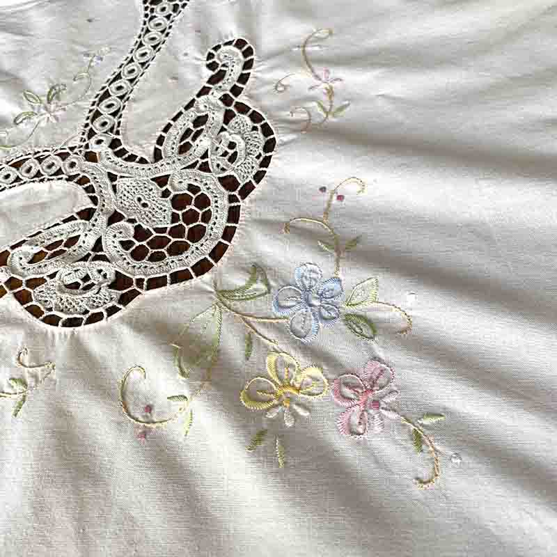 テーブルクロス 大型丸型 豪華刺繍 かわいい色花刺繍 -soracoya
