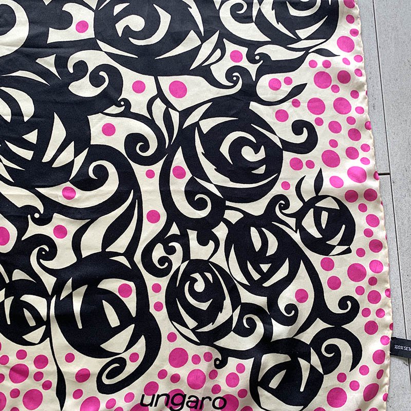 スカーフ ウンガロ シルクスカーフ 黒薔薇×ピンクドット - soracoya