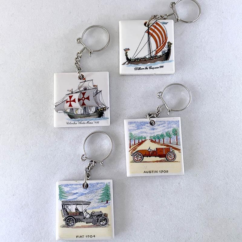 ヴィンテージキーホルダー タイル バターのノベルティ フランス雑貨未