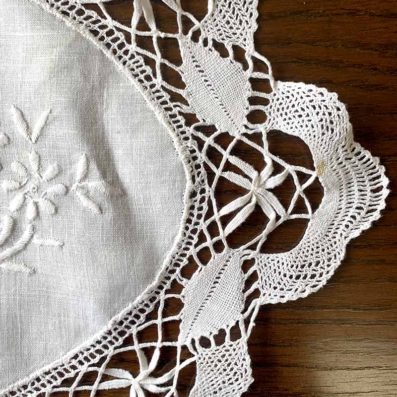 テーブルセンター ドイリー 飾りの敷物 フランスリネン レース編み 刺繍 -soracoya