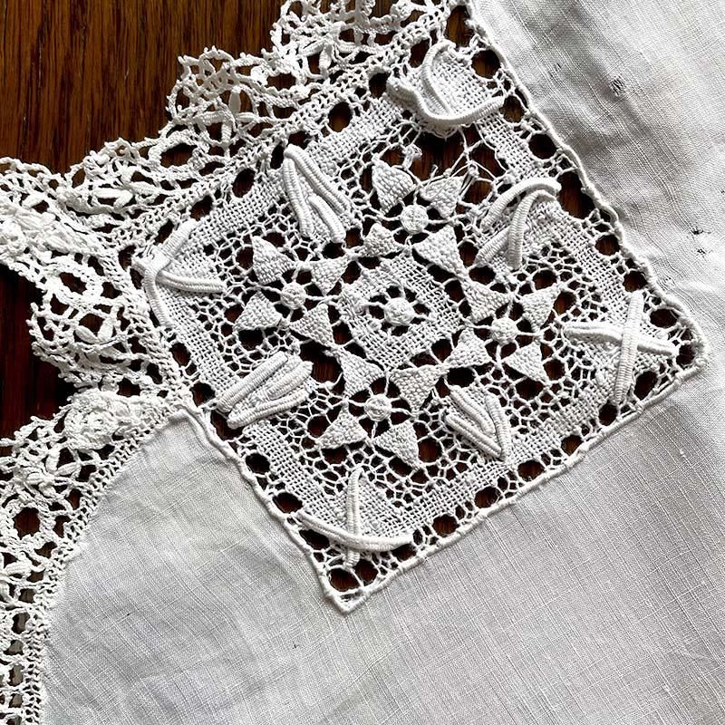 テーブルセンター マルチクロス 刺繍クロス カットワーク