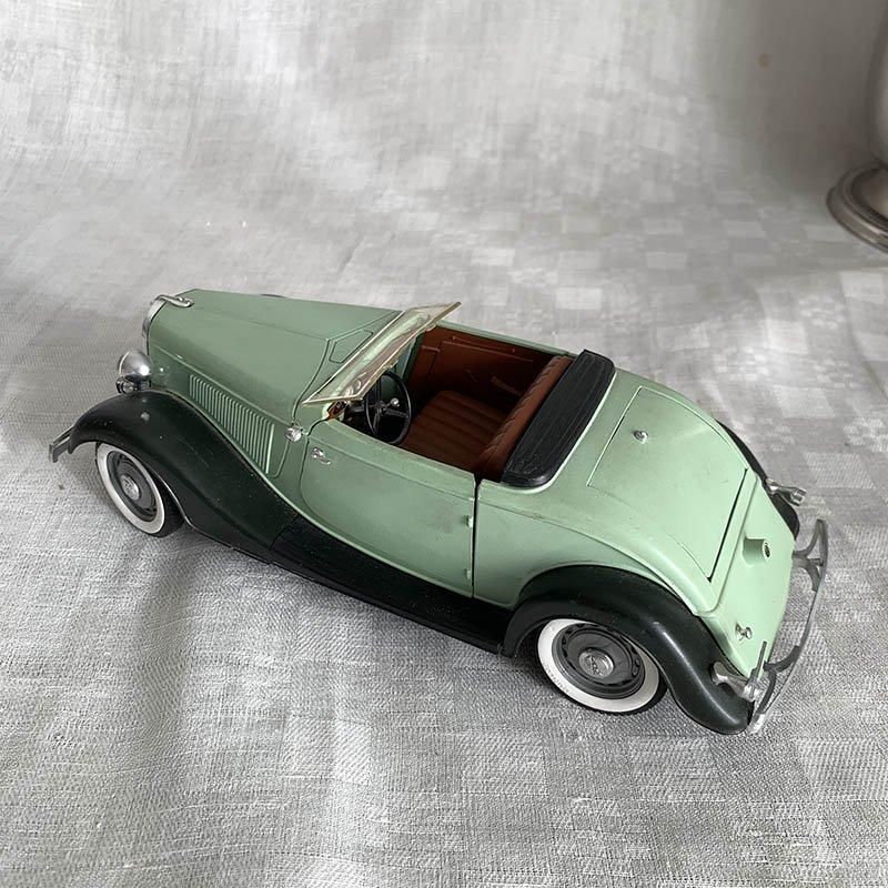 ミニカー フランス ソリド（solido） フォードロードスター