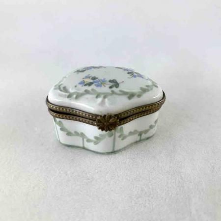 リモージュボックス　えんどう豆　フランス製　ミニチュア　野菜 陶器 リモージュボックス えんどう豆 フランス製 ミニチュア 野菜