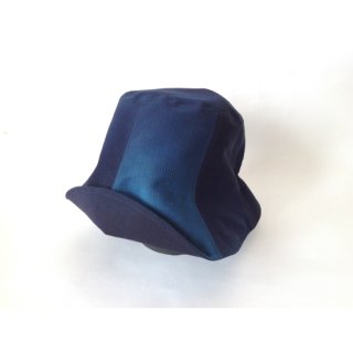 【塩沢織】夏塩沢の本藍染めのファッション「ナツシオンブルー」　ぼかし染め後ゴム付き帽子(絹１００％)�