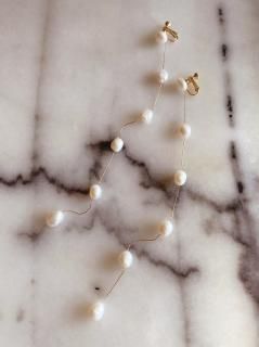 LONG WHITE CORAL DROP PIERCEEARRINGS
