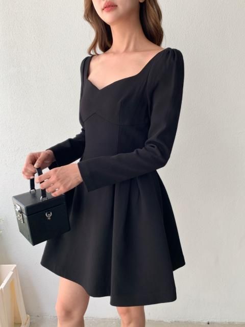 50% OFFBALLOON MIDI DRESS<img class='new_mark_img2' src='https://img.shop-pro.jp/img/new/icons41.gif' style='border:none;display:inline;margin:0px;padding:0px;width:auto;' />