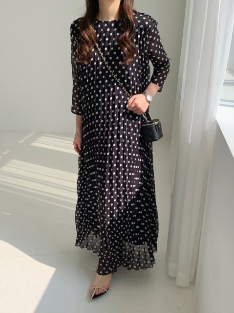 LONG PLEATS DRESS LS IN DOT