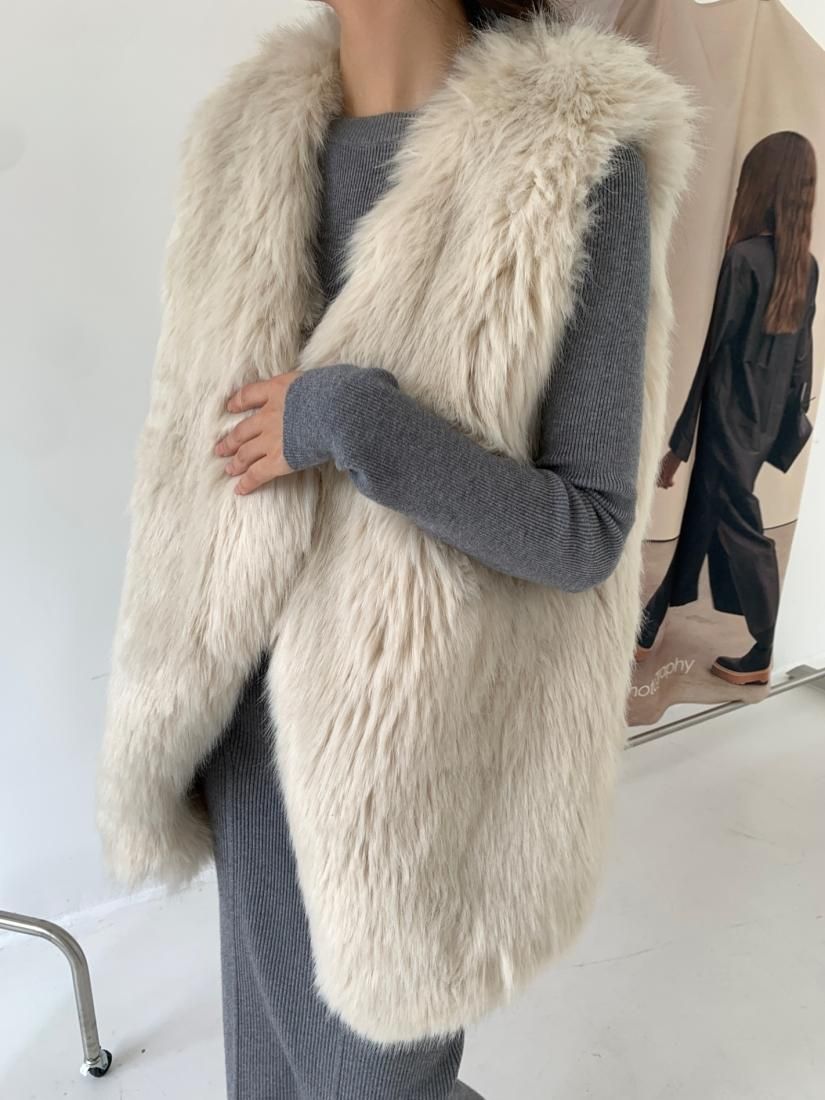 VEGAN FUR GILET IVORY - BIRTHDAY BASH