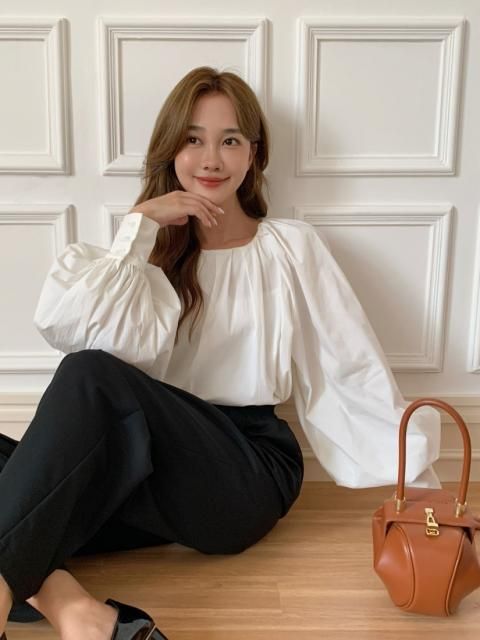VOLUME SLEEVE PULLOVER TOPS