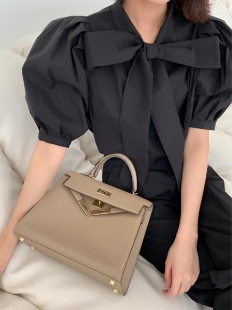 【50% OFF】VOLUME PUFF RIBBON LUXE TOPS<img class='new_mark_img2' src='https://img.shop-pro.jp/img/new/icons41.gif' style='border:none;display:inline;margin:0px;padding:0px;width:auto;' />