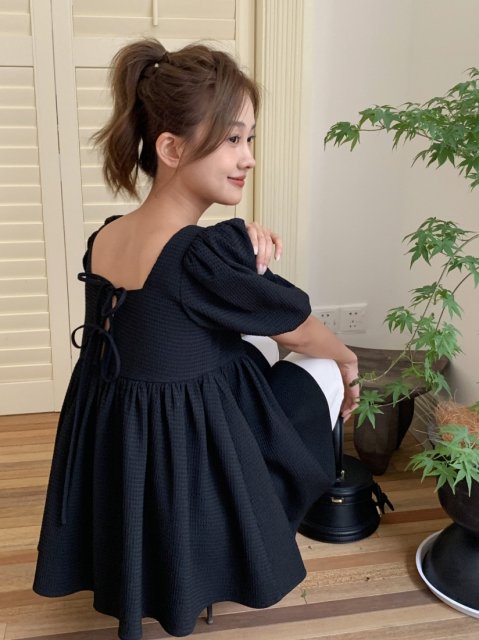 BACK RIBBON PUFF TOPS