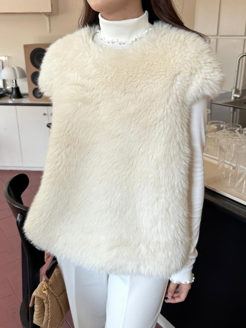 【BIRTHDAY BASH 】　BACK RIBBON FUR VEST