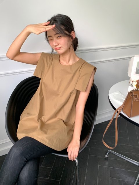 SQUARE SLEEVE TOPS