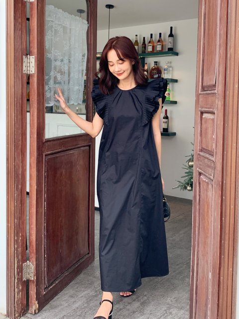 PLEATS SLEEVE LONG DRESS