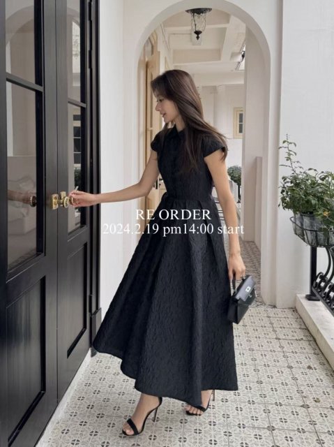 ڼJACQUARD HEPBURN DRESS2/19pm14:00REORDER START