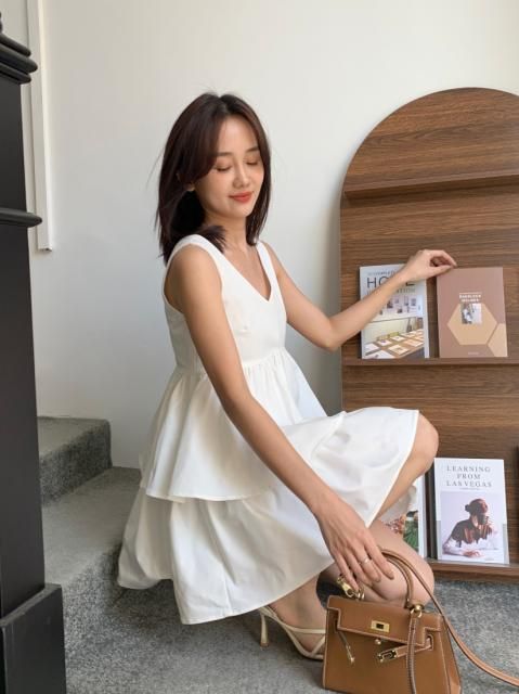 V NECK FRILL MINI DRESS