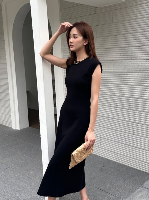 MODENA SLEEVELESS BASIC DRESS