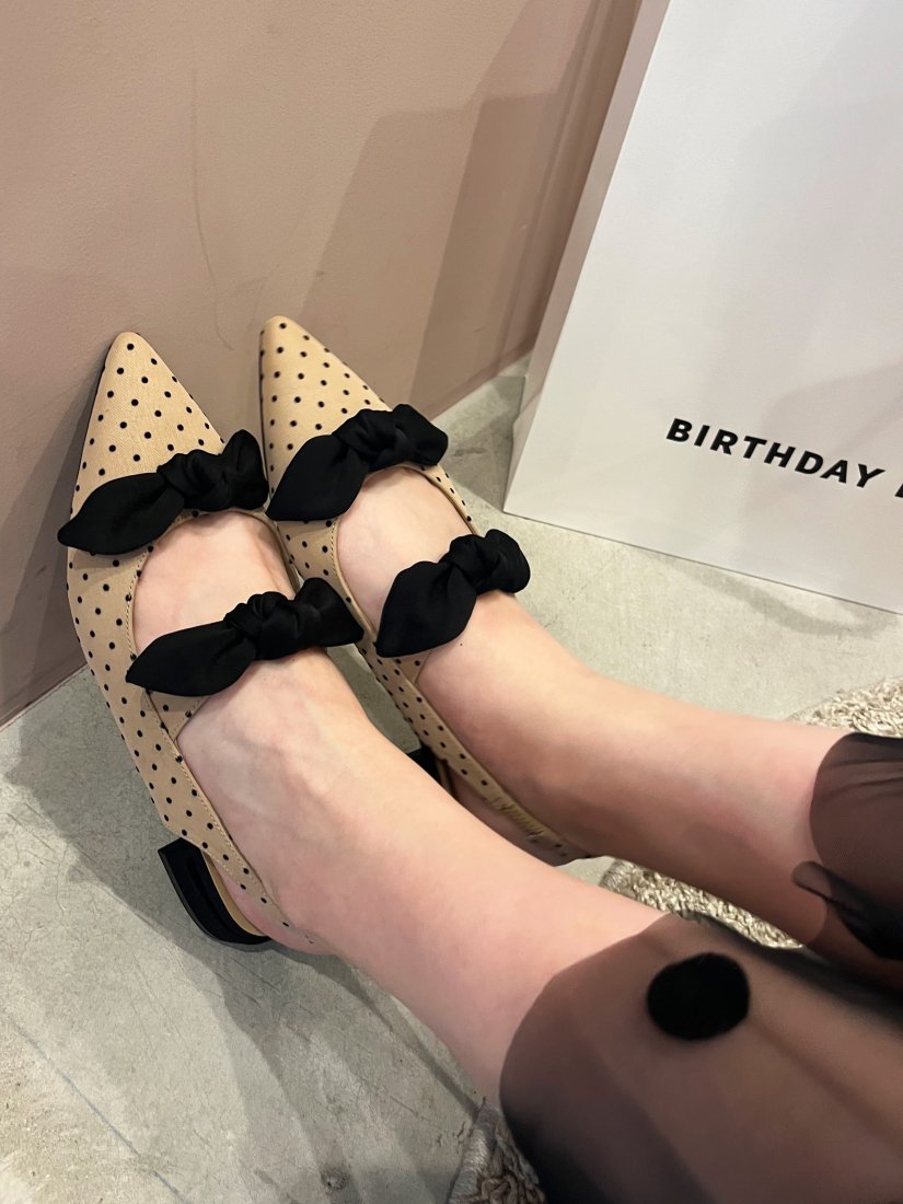 BACK STRAP DOT PUMPS - BIRTHDAY BASH