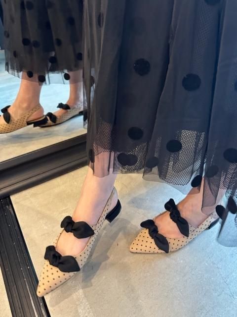 BACK STRAP DOT PUMPS