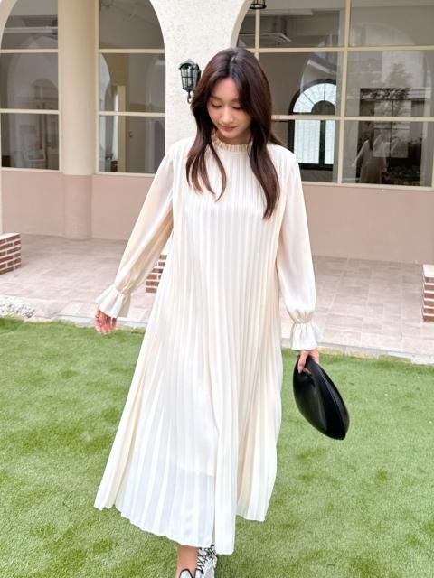 HIGH NECK PLEATS DRESS