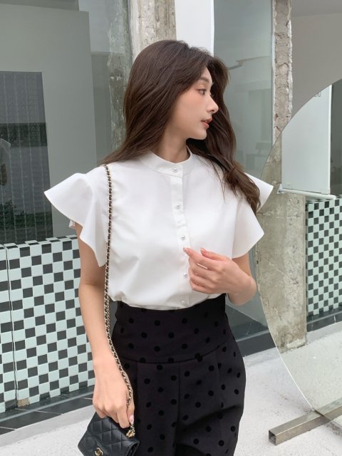 SHOULDER FRILL PEARL BUTTON BLOUSE 