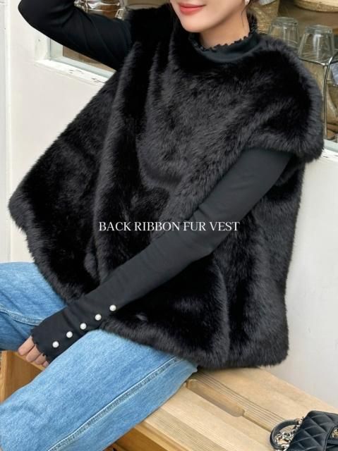 ڼBACK RIBBON FUR VEST LIMITED BLACK