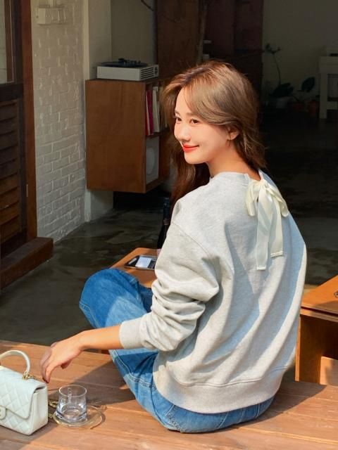 BACK SATIN RIBBON SWEAT
