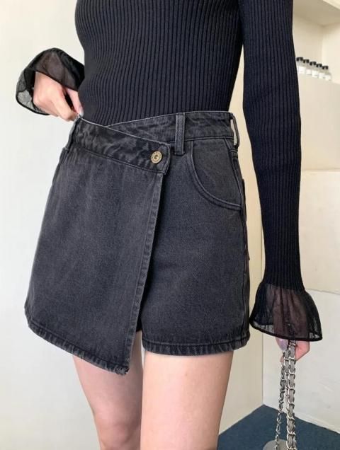 DECORATIVE DENIM SHORT PANTS