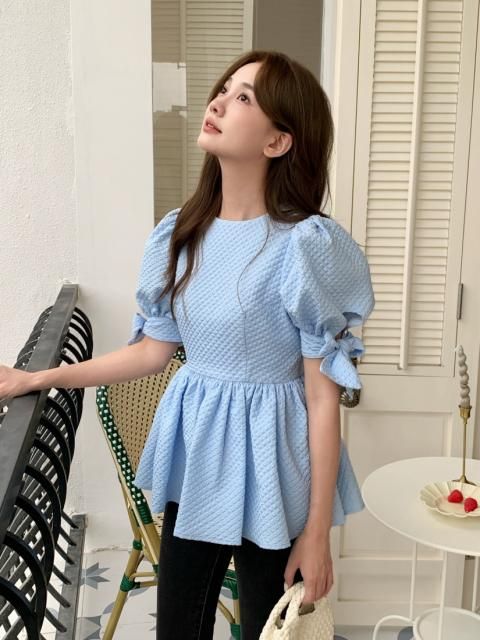 RIBBON VOLUME PUFF TOPS