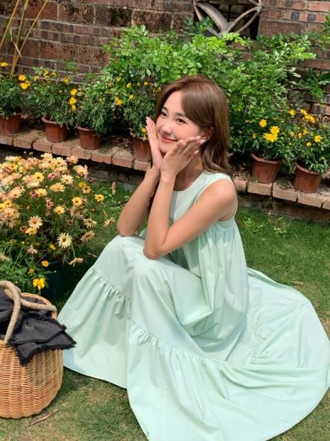 COLOR TIERED MIDI DRESS