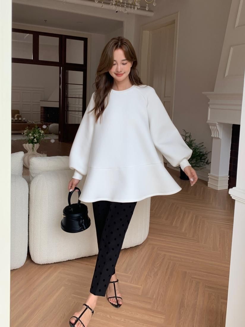 新品未使用　LOLA PEPURAMU TOP white LILITH PEPLUM OVERSIZE TOPS - BIRTHDAY BASH