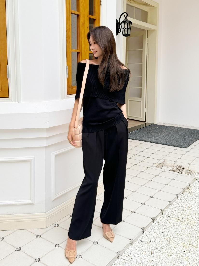 TUCK STRAIGHT PANTS BLACK - BIRTHDAY BASH