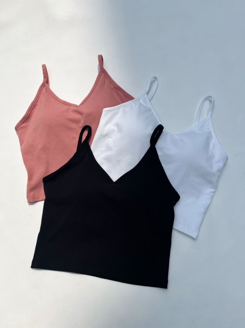 CUPS IN CROPPED CAMISOLE TOP