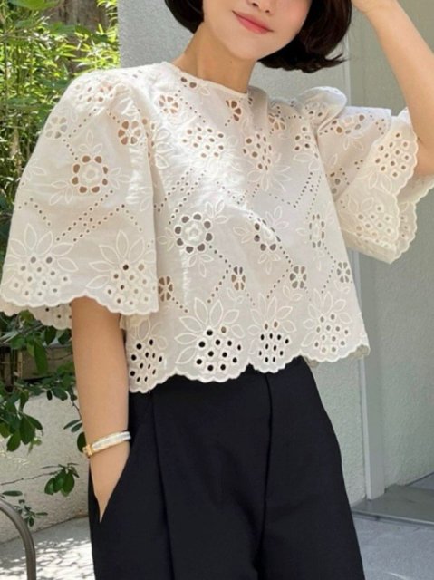 PUNCHING LACE PUFF TOPS