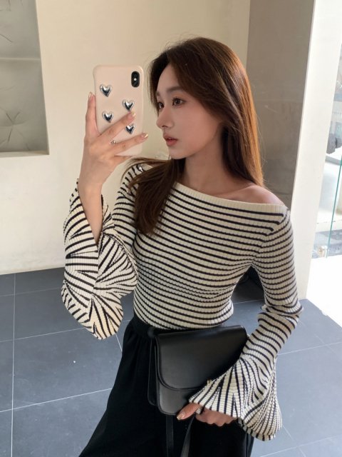 FISH SLEEVE KNIT TOPS